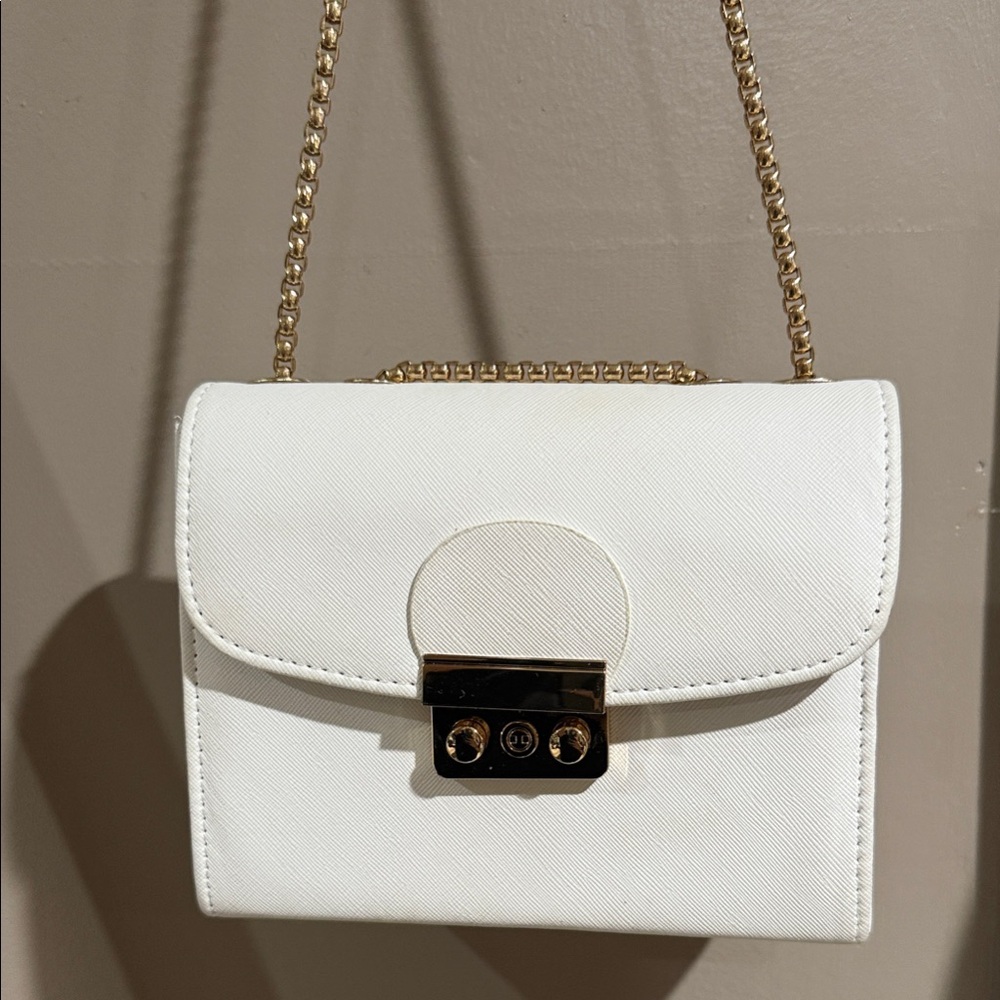 Chic White Mini Bag with Gold Chain DONATED